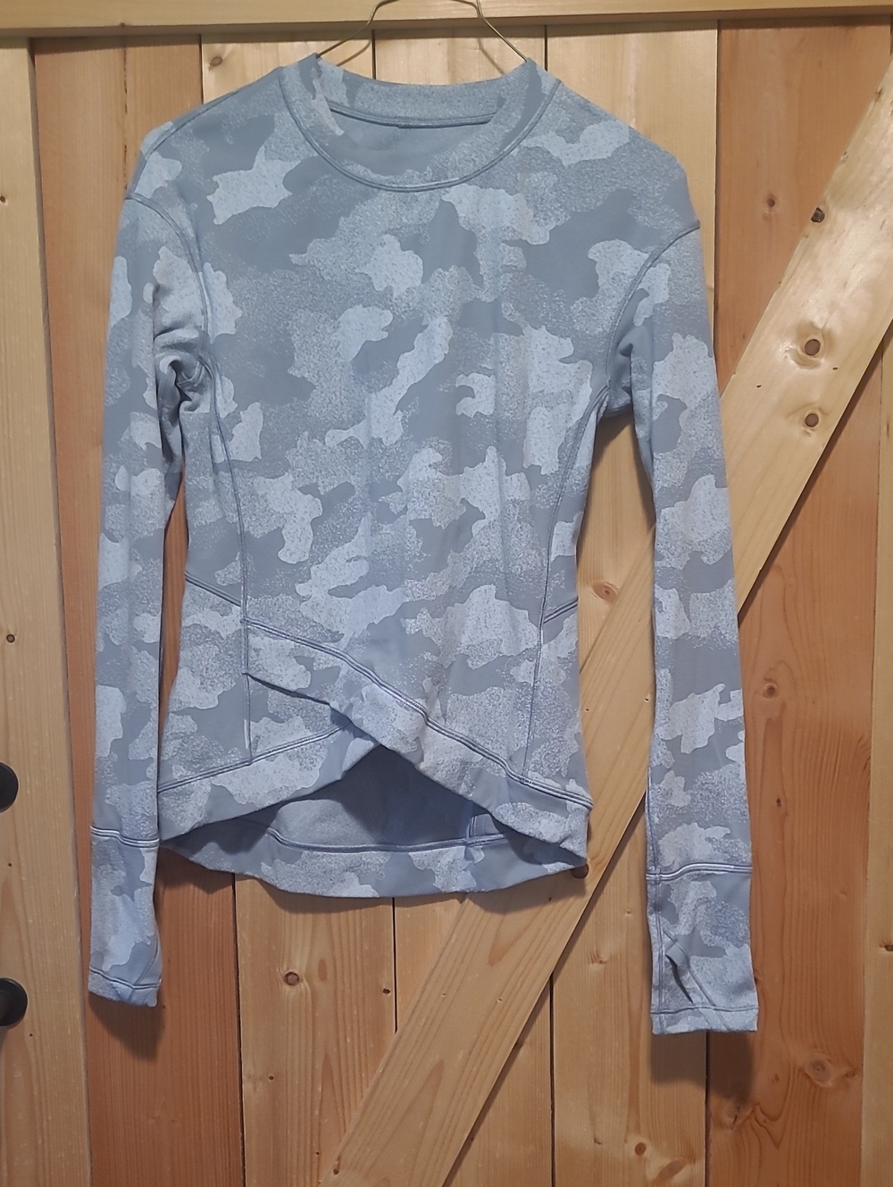 Lululemon Women’s Light Gray Camo Long-Sleeve Active Top